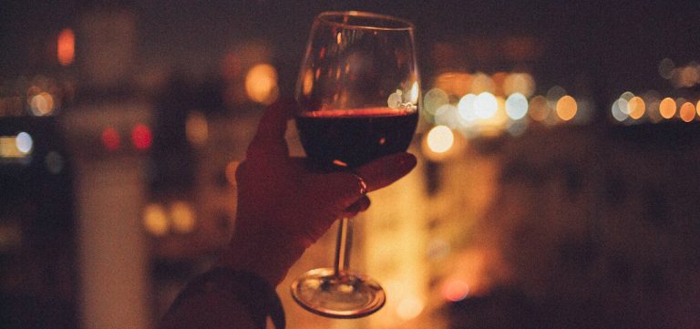 The Importance of Wine Temperature: How Wine Chillers Enhance Your Drinking Experience